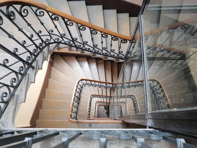 Escalier location courte durée Grenoble Gare
