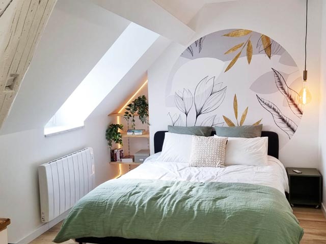 chambre lumineuse avec décoration soignée à Grenoble