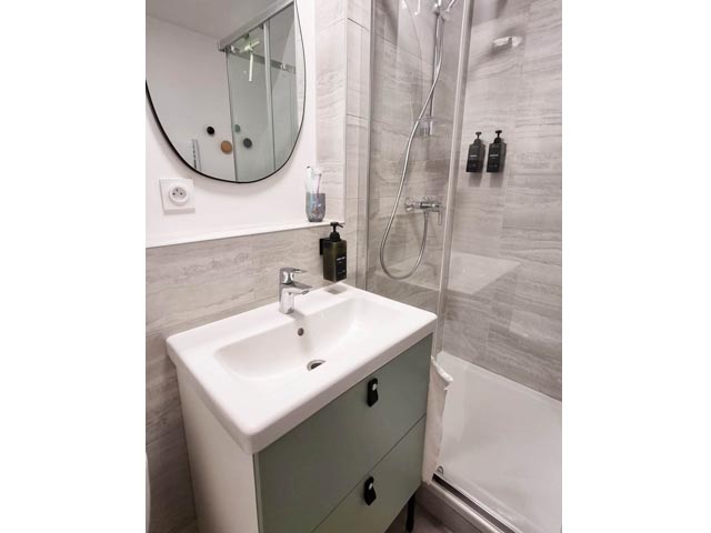 salle de bain propre et fonctionnelle proche gare Grenoble
